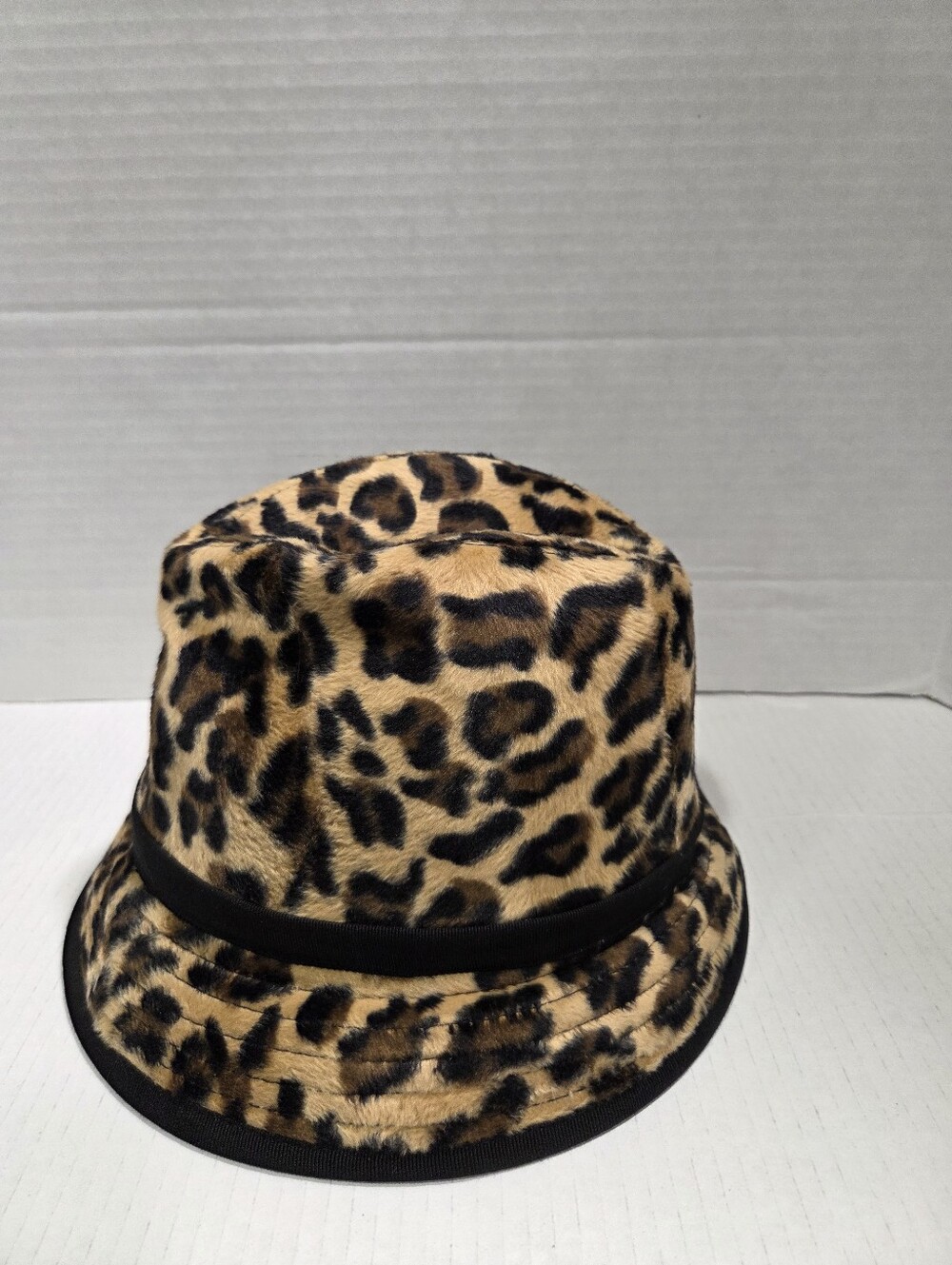 Vintage 90s Y2K Faux Fur Leopard Print Bucket Hat - Picture 4 of 6